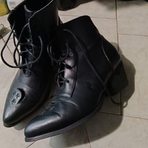 Yru witchy boots